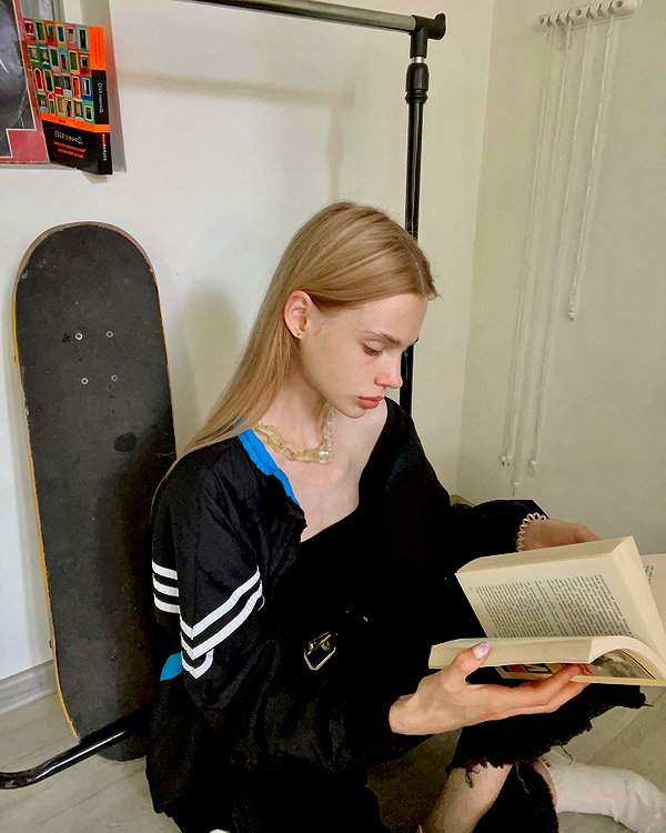 alisen.mari instagram image archive image