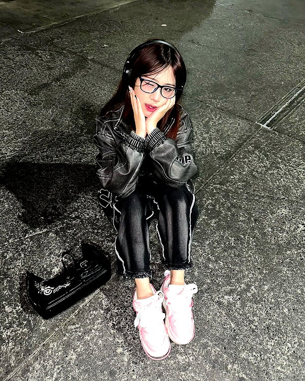 is2tian instagram image archive image