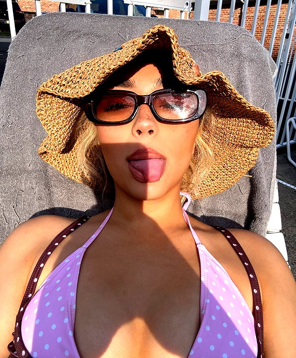 v.qx instagram image archive image