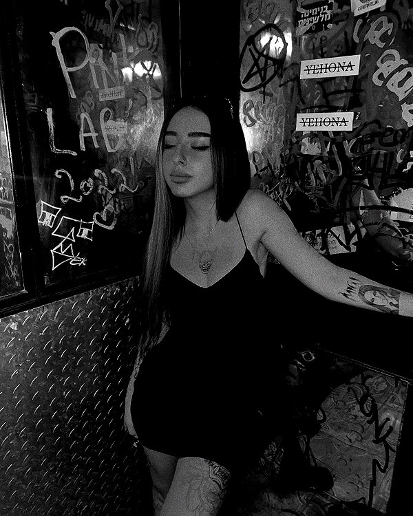 karin_orhov instagram image archive image