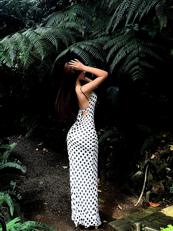 quenhi.phamm instagram image archive image