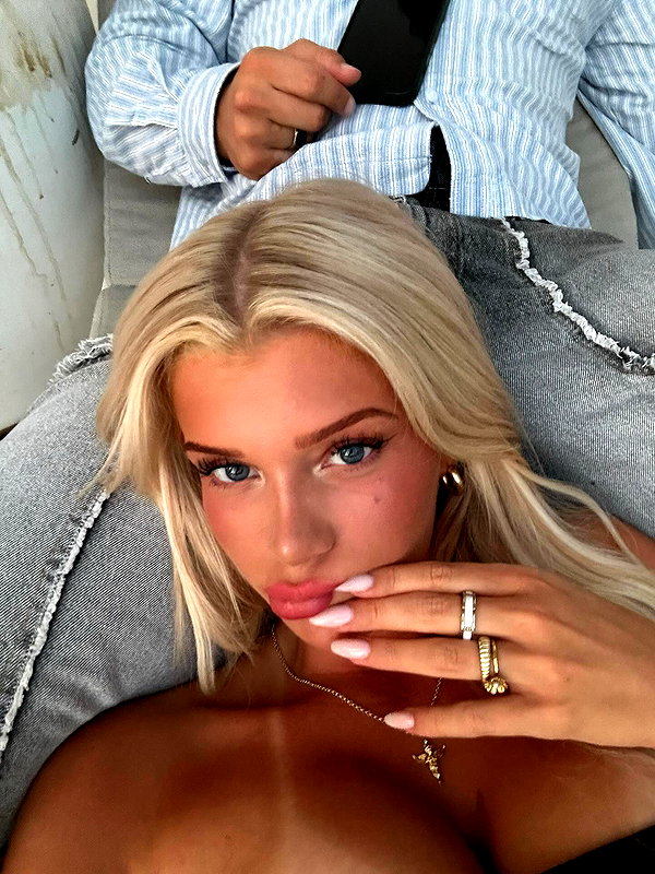 sophiecharlotth instagram image archive image