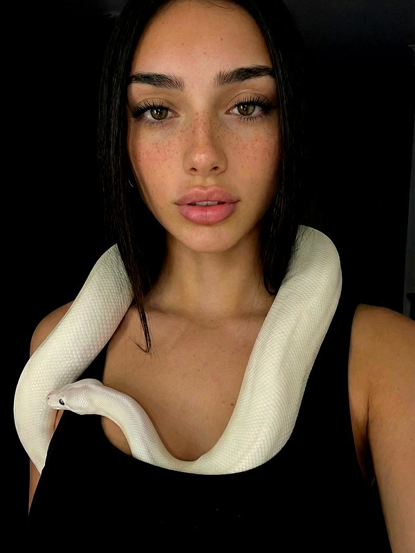 nadiabennt instagram image archive image