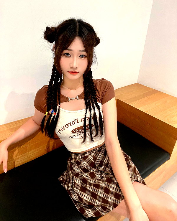 lai_931201 instagram image archive image