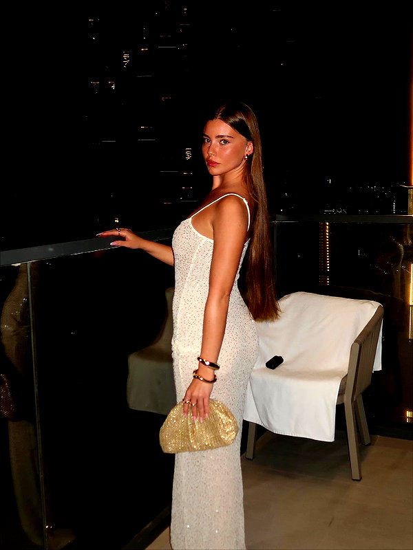 daniella_zeldis instagram image archive image