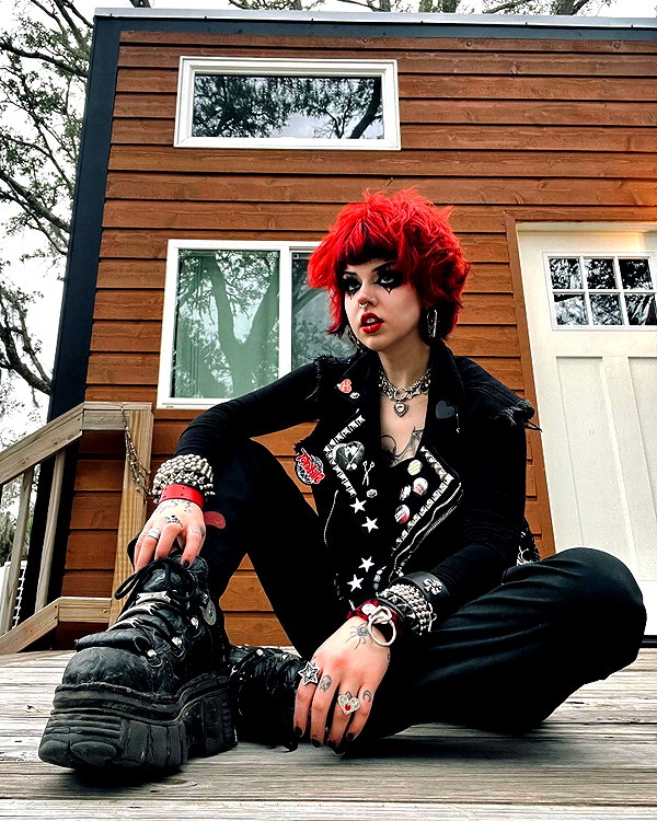 yeahimcaroline instagram image archive image