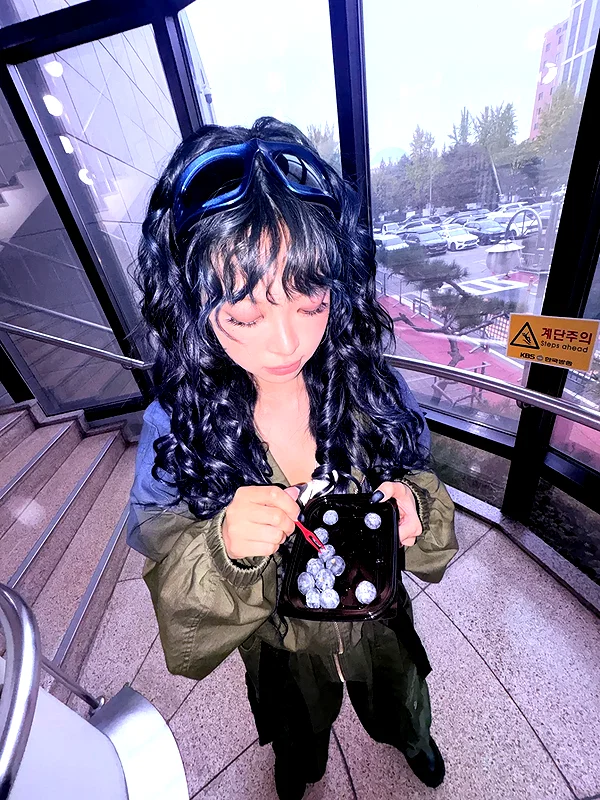 hhh.e_c.v instagram image archive image
