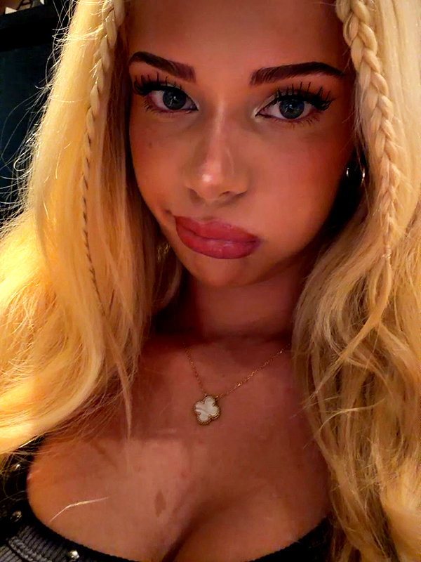 sophiecharlotth instagram image archive image