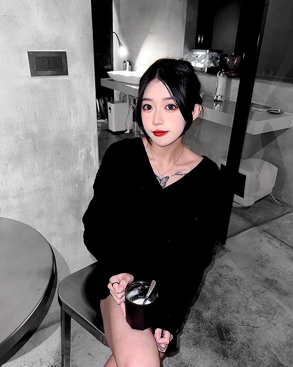 nixqq.425_ instagram image archive image