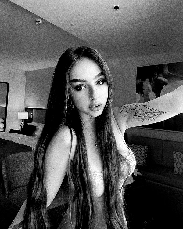 karin_orhov instagram image archive image