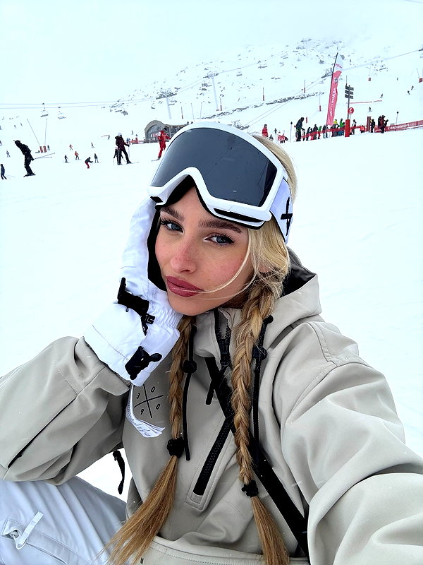 ella_netzer8 instagram image archive image