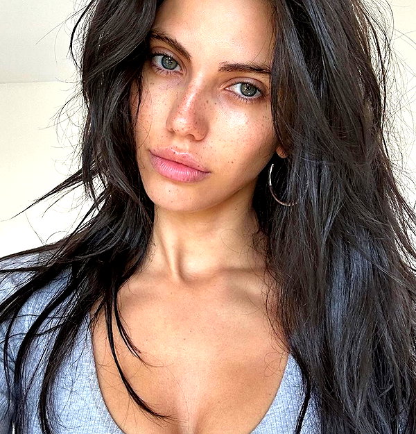baddiesessence instagram image archive image