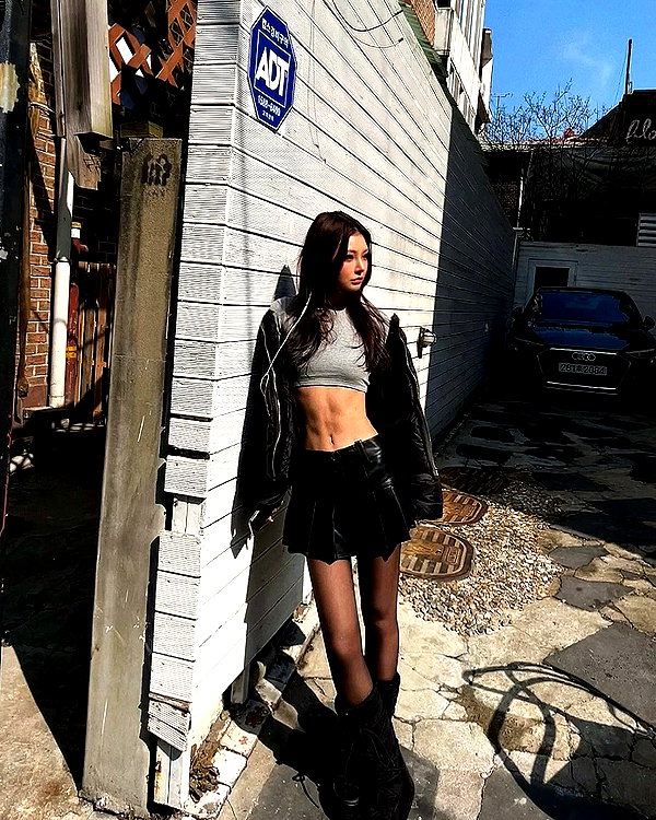 ll.lu1s instagram image archive image