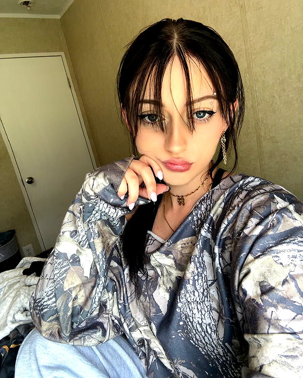 whoskinzie instagram image archive image