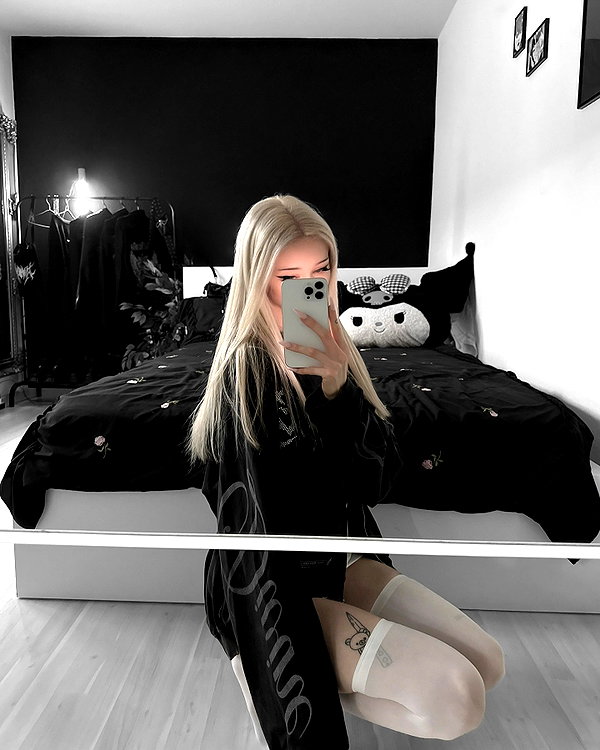 _lia.moon archive image