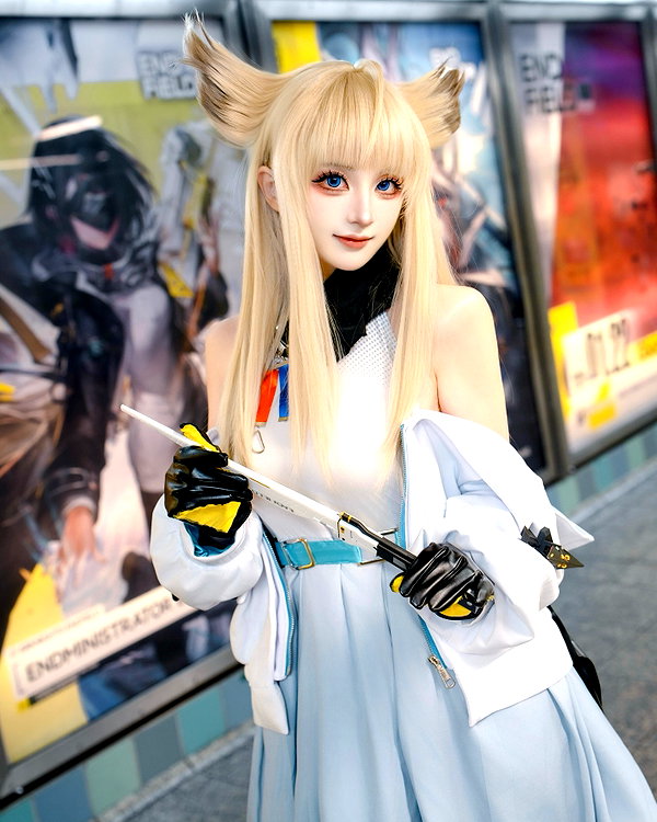 miee_cos instagram image archive image