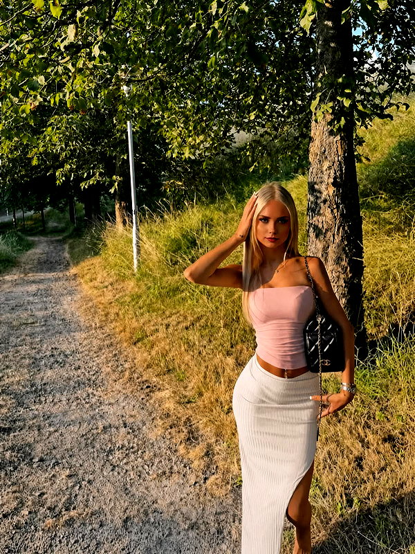 ivy.pavlova instagram image archive image