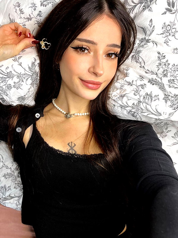 cata.leyah instagram image archive image