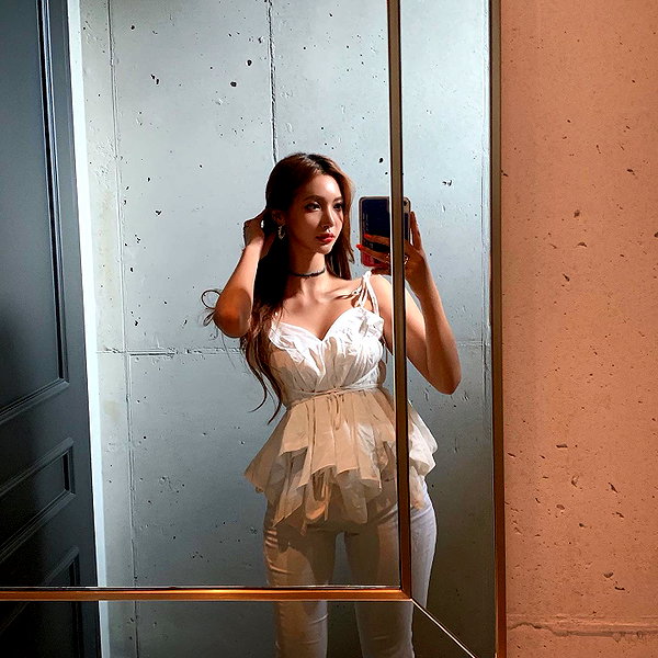 Archived image from @heroineseen on Instagram