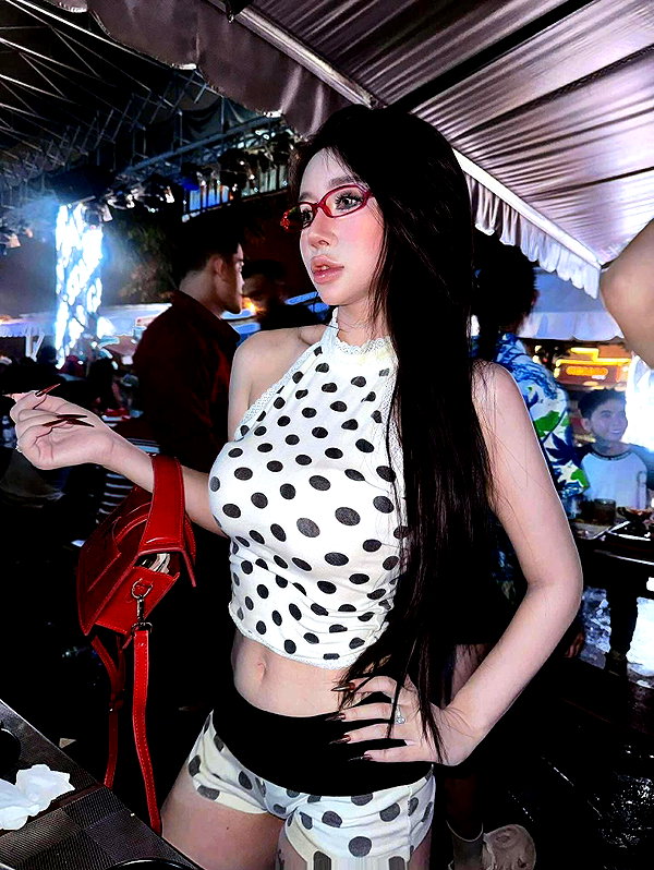 lyhythuedoxinh instagram image archive image