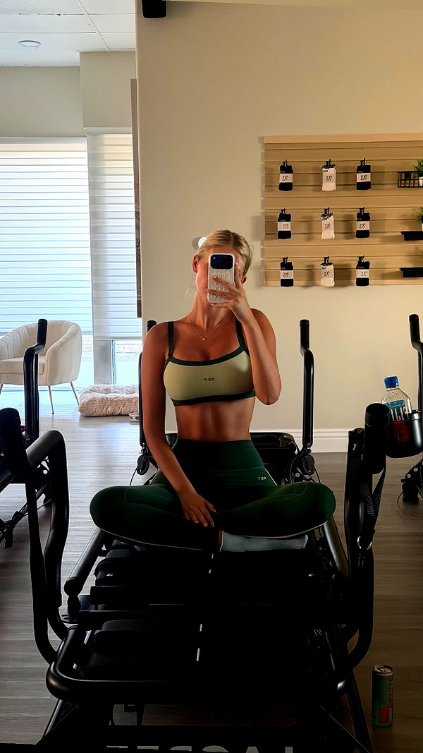 allie_dunn instagram image archive image