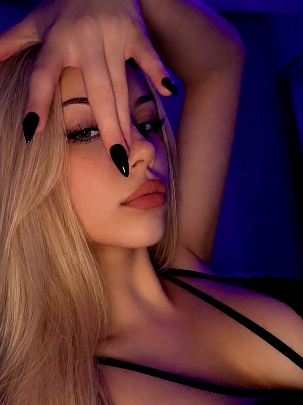 icy.vixen1 instagram image archive image