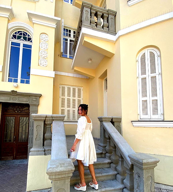romi_henenson instagram image archive image