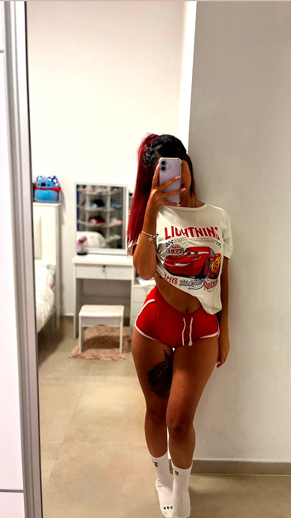 shanidahan7 instagram image archive image