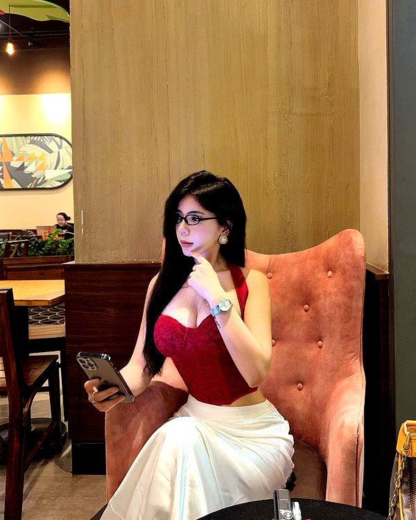 lyhythuedoxinh instagram image archive image