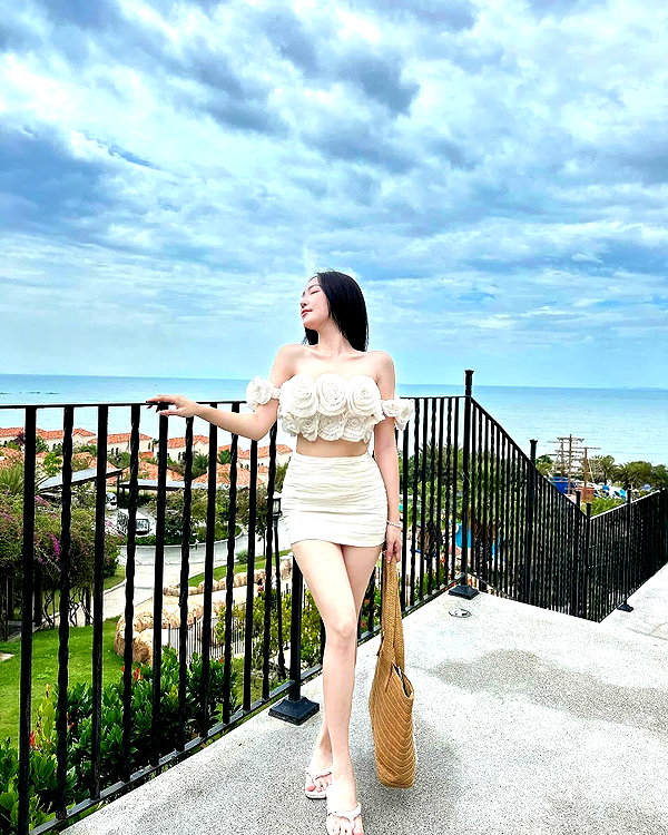 lyhythuedoxinh instagram image archive image