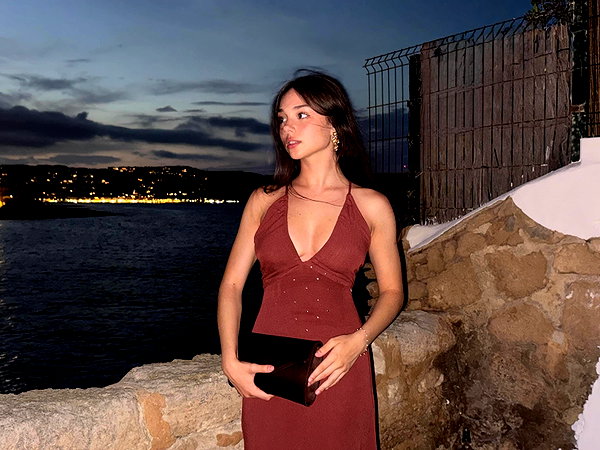 ameliaanav_ instagram image archive image