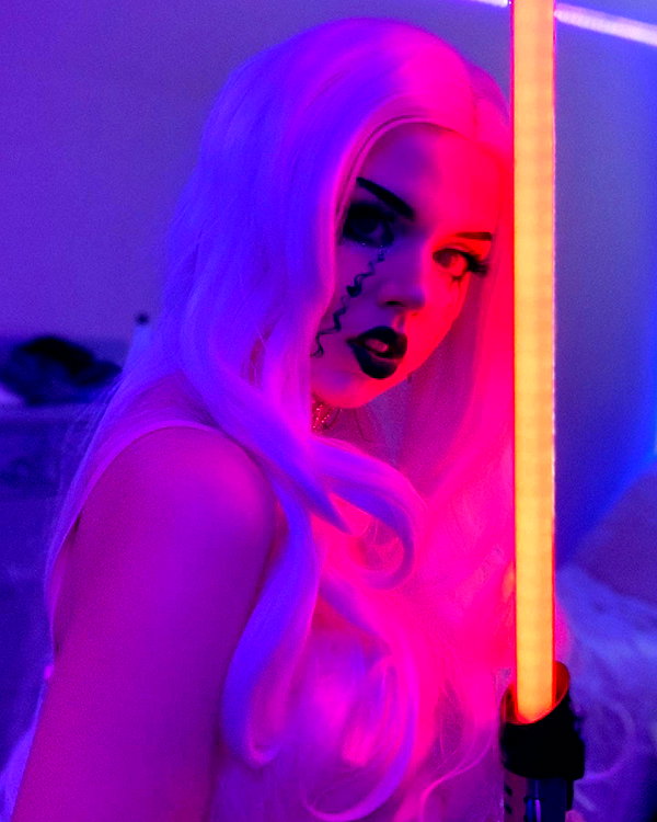 yeahimcaroline instagram image archive image
