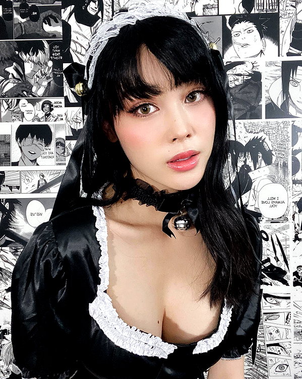 emily.ghoul instagram image archive image