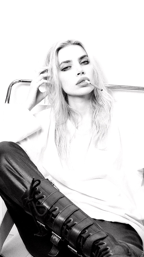 anya4everr instagram image archive image
