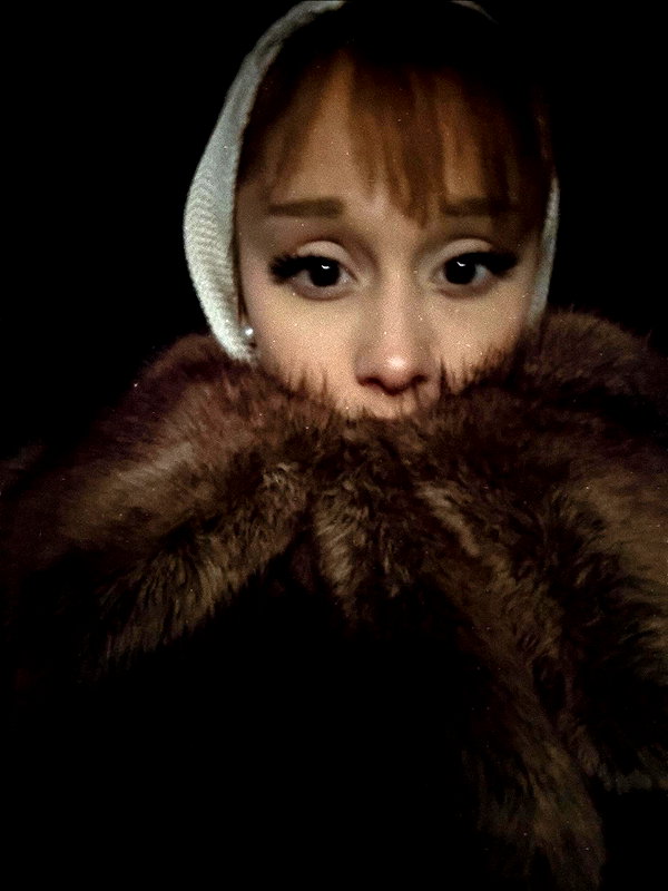 arianagrande instagram image archive image