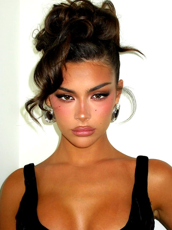 taniellejaimua archive image