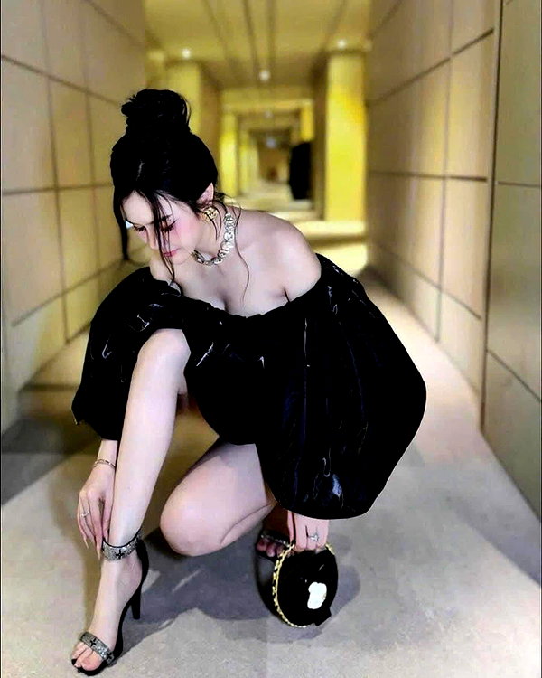 lyhythuedoxinh instagram image archive image