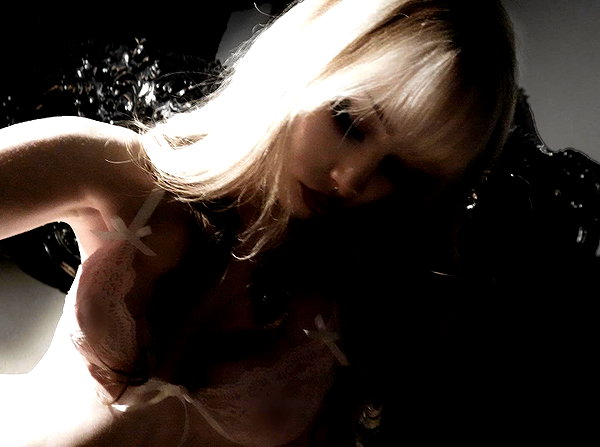 krystallea.cs instagram image archive image