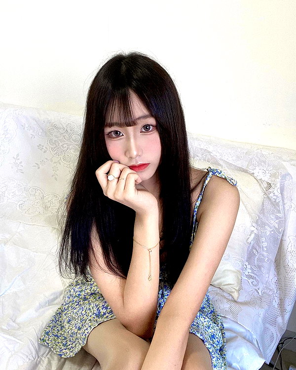 lai_931201 instagram image archive image