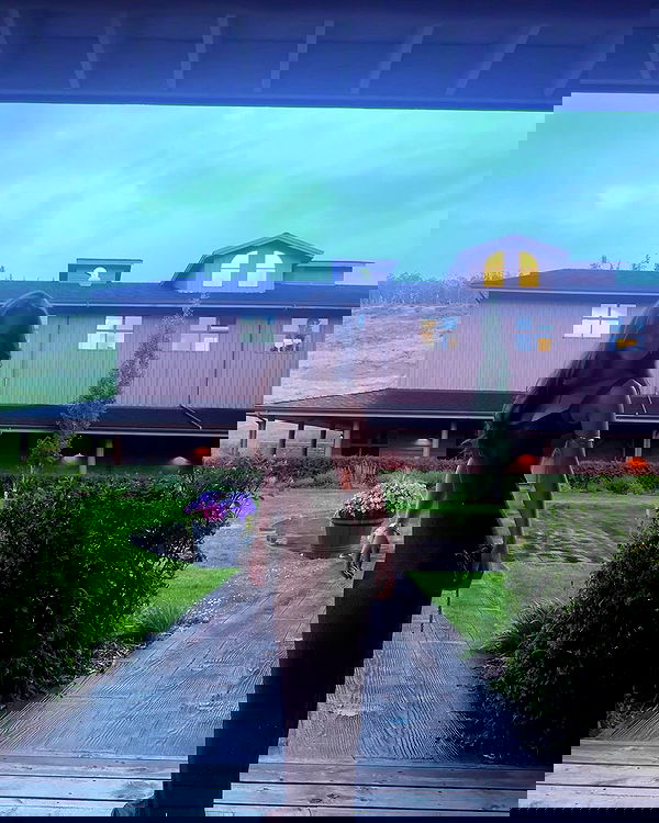 giuliahere giuliahere archive image