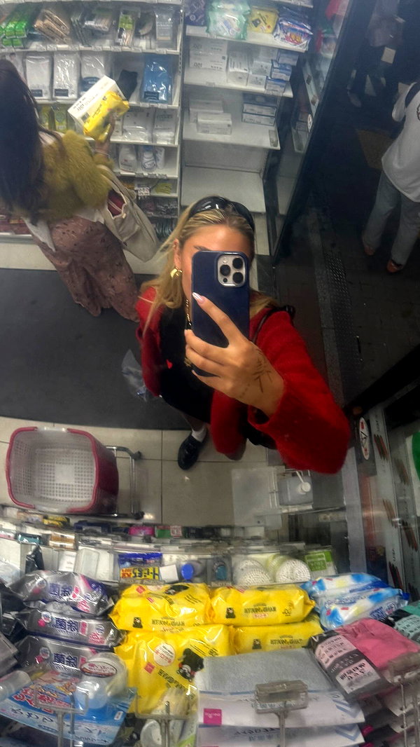 maya.keyy instagram image archive image