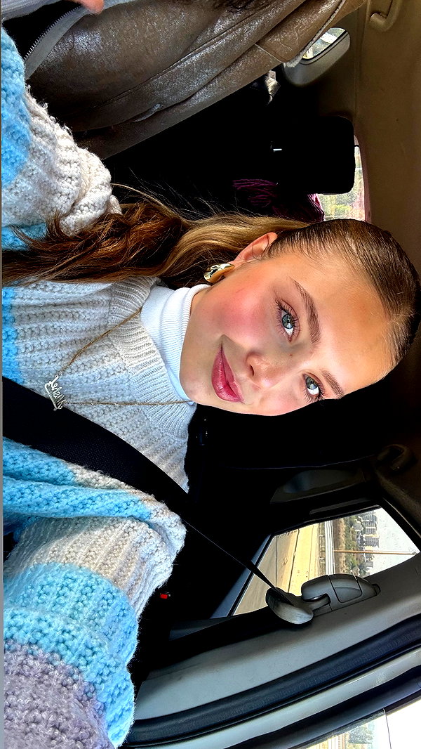 mishel_d_ instagram image archive image