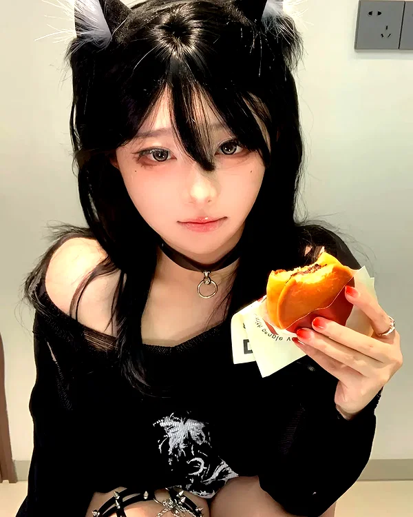 yingyinng_ instagram image archive image