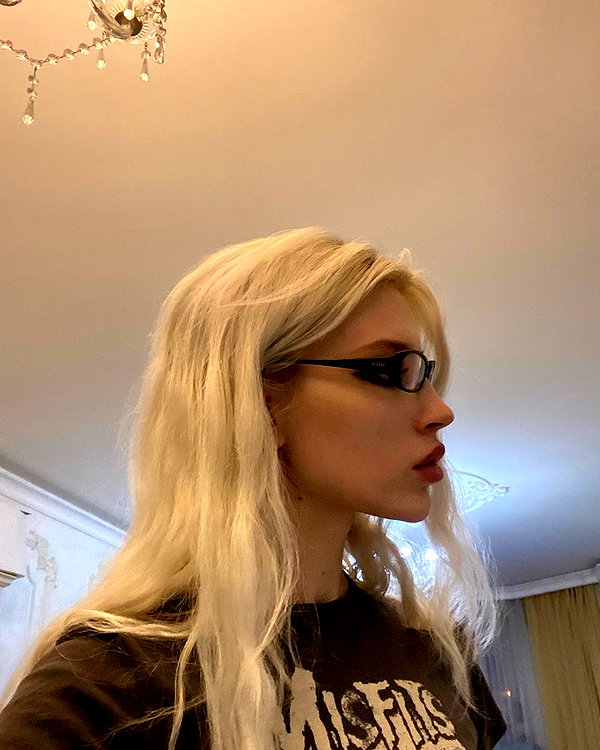anya4everr instagram image archive image