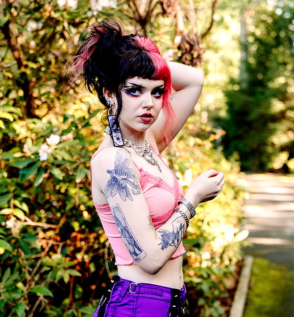 yeahimcaroline instagram image archive image