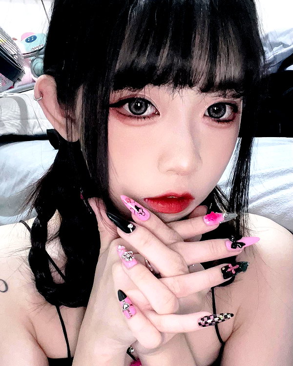 nixqq.425_ instagram image archive image