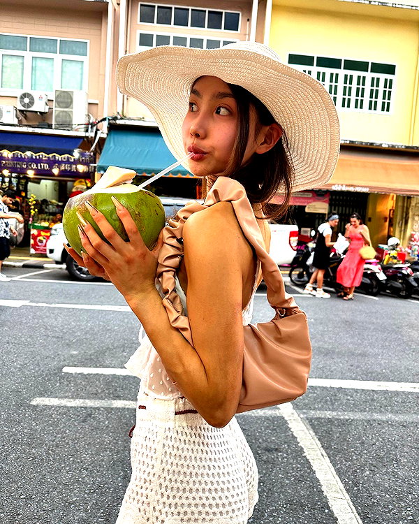 indra0102_ instagram image archive image