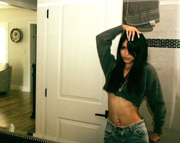 naomimdiaz instagram image archive image