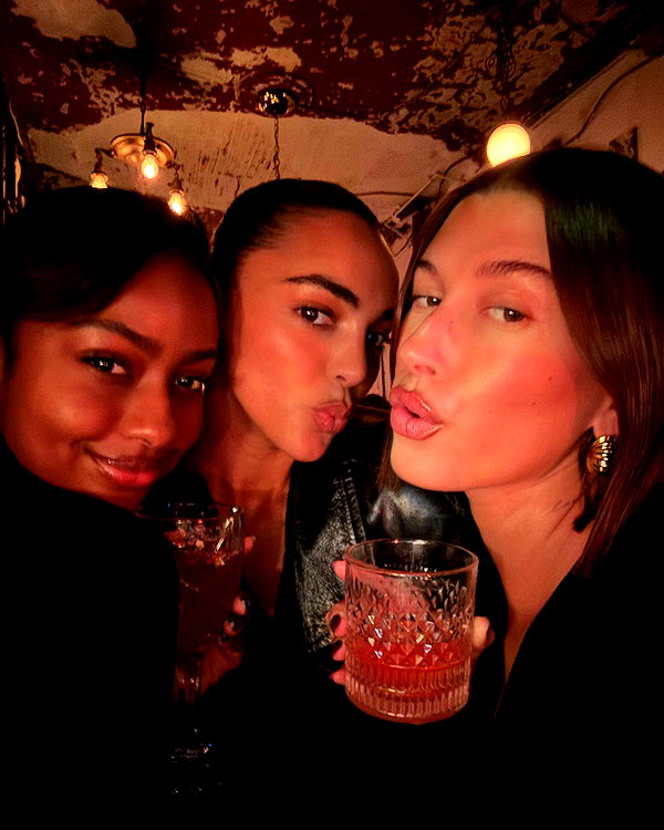 haileybieber instagram image archive image