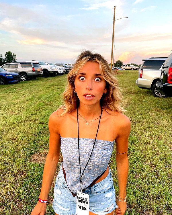sadieemckennaa instagram image archive image